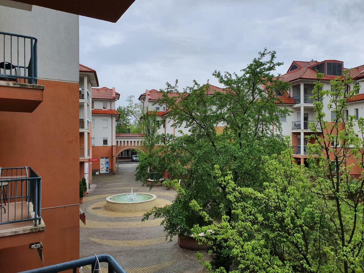 Apartamento Baby Apartman Hajdúszoboszló Exterior foto